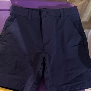 Vineyard vines performance shorts size 6